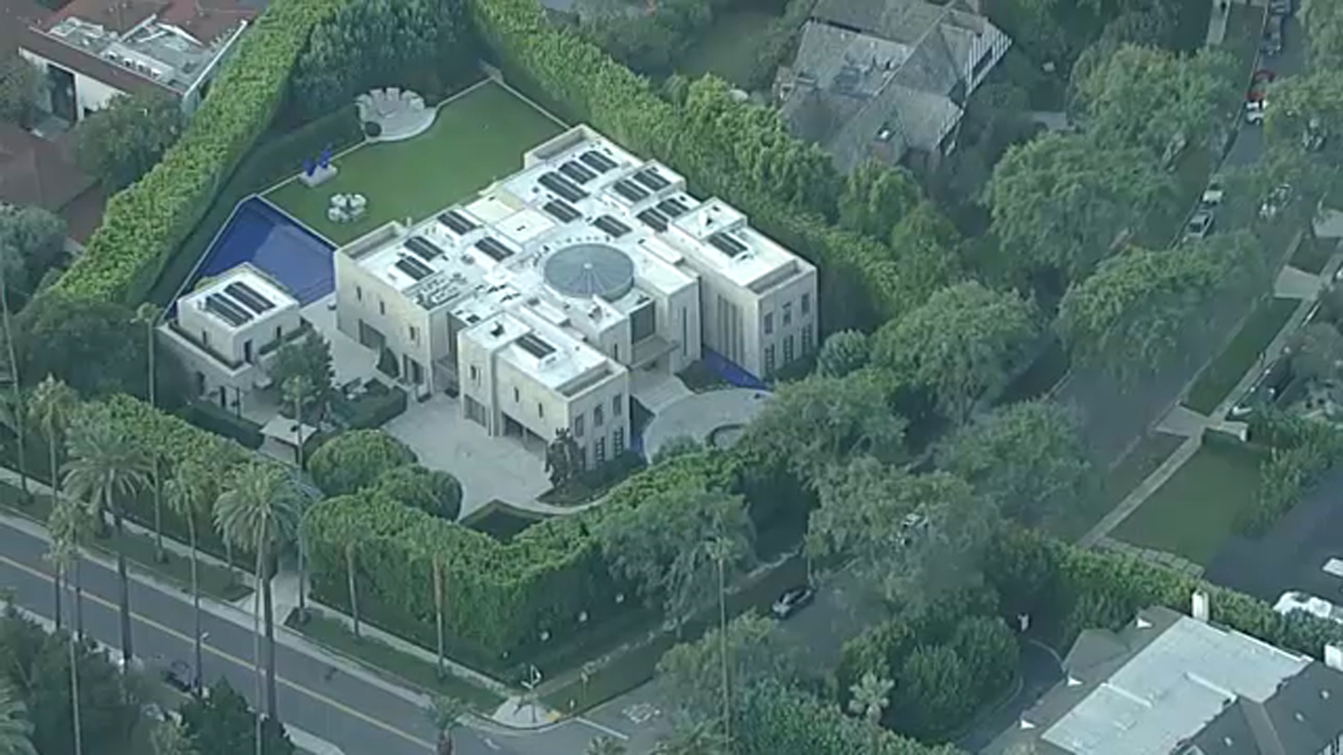 FBI serves search warrant tied to Eric Swalwell investigation at mansion in Beverly Hills
       — Glen Ellyn Community news