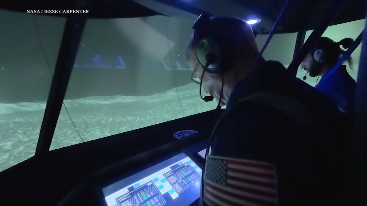 What's it like to land on the Moon? Inside the NASA simulator helping prepare for Artemis mission
       — Glen Ellyn Community news