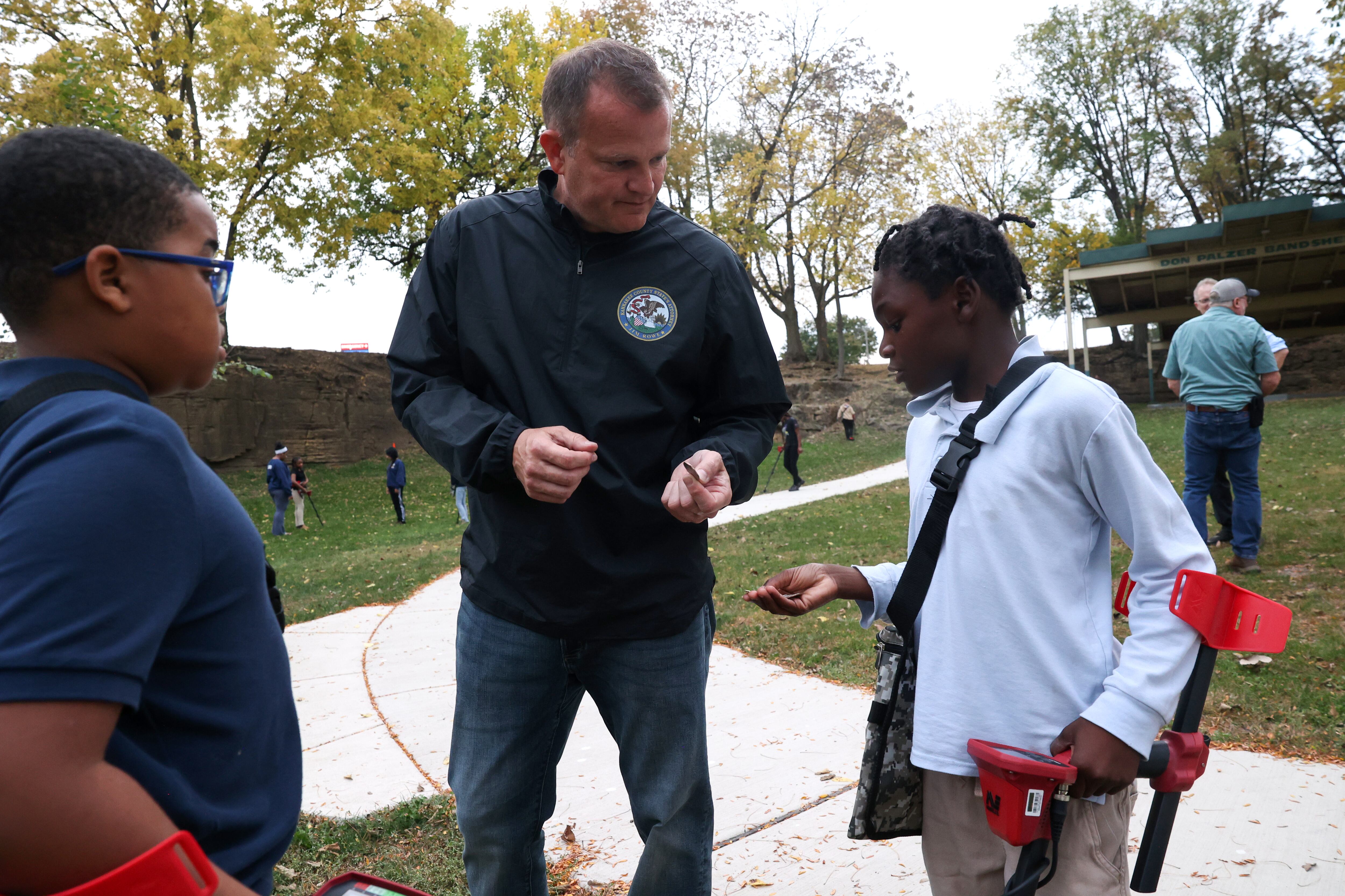 State’s attorney hopes metal detection club helps area kids find more than just treasure — Glen Ellyn Health news