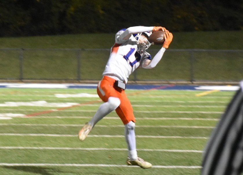 Genoa-Kingston, Hiawatha seasons end with playoff losses: Daily Chronicle football roundup — Glen Ellyn Sports news